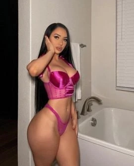 Olena — 2 / 6