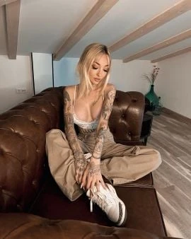 Vanessa — 5 / 7