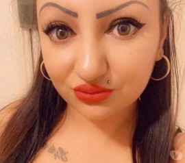 Female Escort — 3 / 5