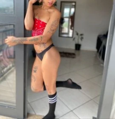 Helena Lins — 3 / 4