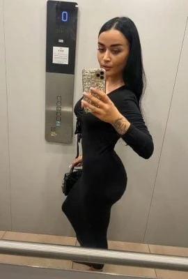 Vanessa — 4 / 5
