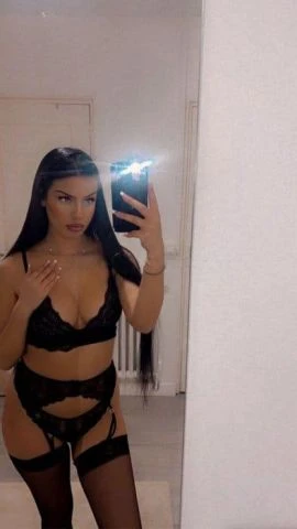 Vanessa — 5 / 9