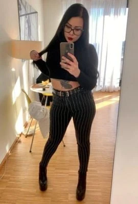 Alyssa — 5 / 9