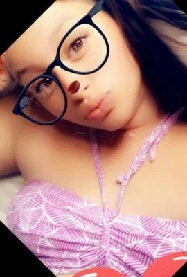 Danielle — 3 / 4