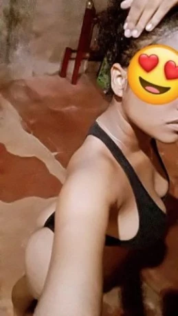 Safira Smith — 3 / 4