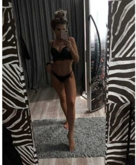 Female Escort — 3 / 9