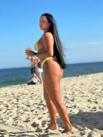 Bela Carvalho — 8 / 9