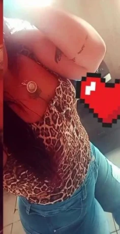 Ágatha Mello — 2 / 9