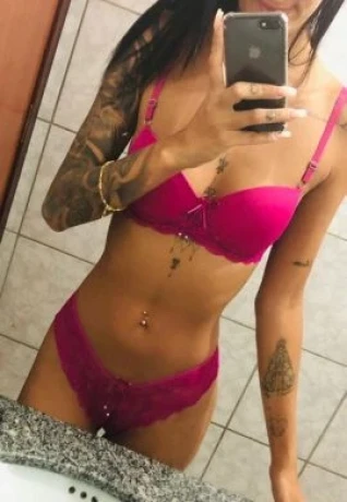 Renata Andrade — 7 / 9