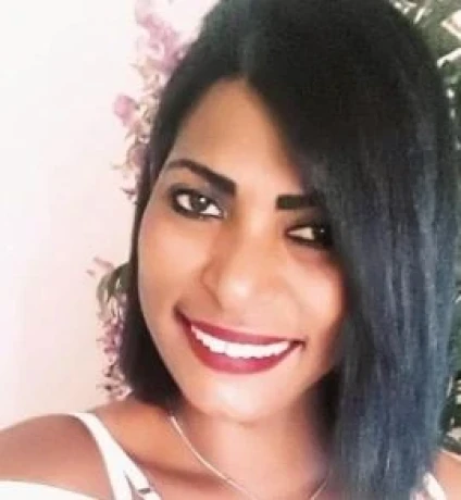 Amanda Gonçalves — 3 / 4