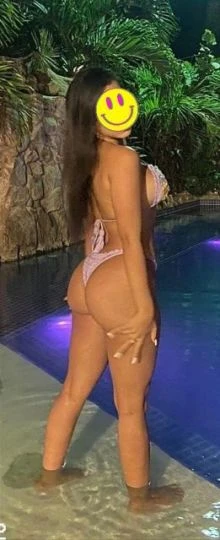 Laura Alencar — 7 / 9
