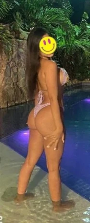 Laura Alencar — 7 / 9