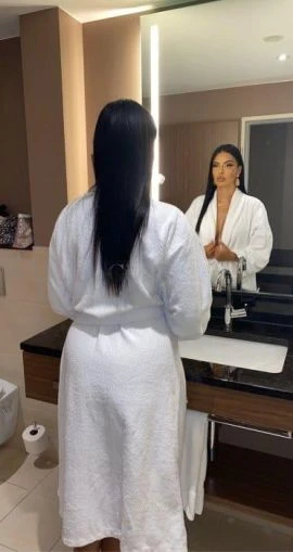 Vanessa — 6 / 9