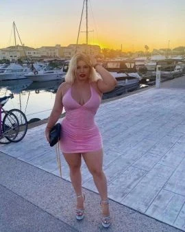 Ariana — 6 / 9
