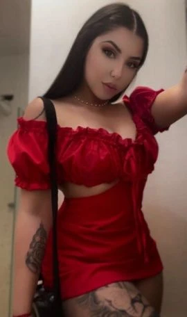 Julia Lee — 4 / 9
