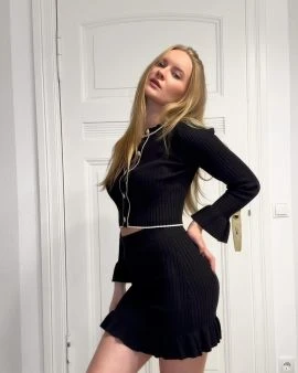 Emma — 4 / 7