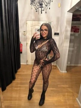 Paola — 2 / 9