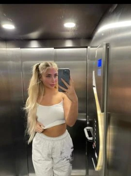 Olivia — 2 / 7