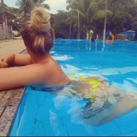 Aline Bernardes — 4 / 9