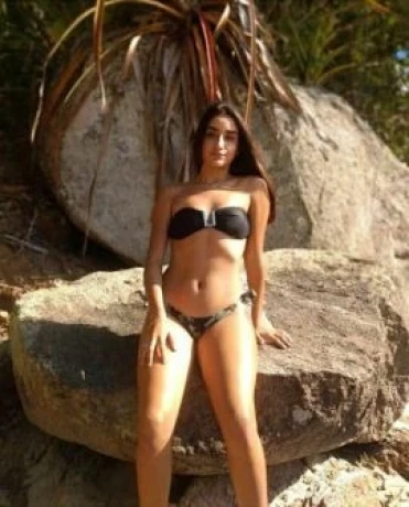 Fernanda Gomes — 2 / 6