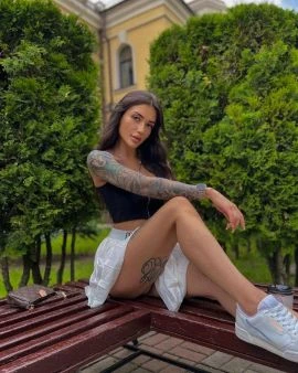 Adelina — 2 / 5