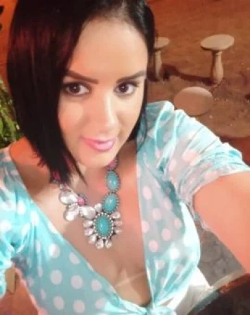 Bibi Chuecos — 4 / 5