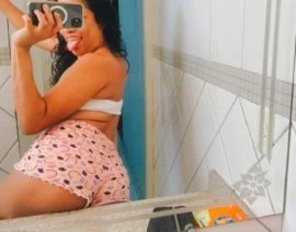 Amanda Santos — 2 / 4