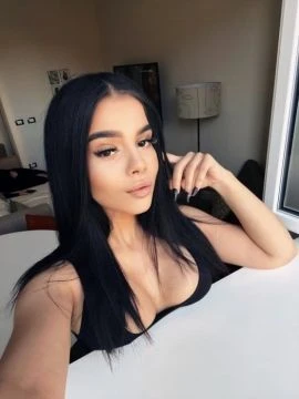 Bella — 3 / 9