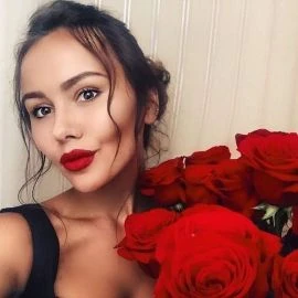 LARA, Escort, Paris