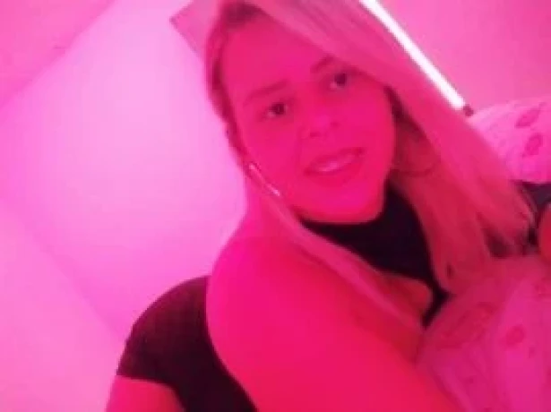 Crislaine Castro — 4 / 5