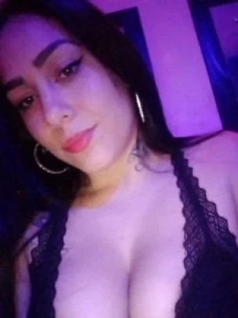 Camila Souza — 8 / 9