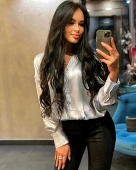 Larisa — 3 / 4