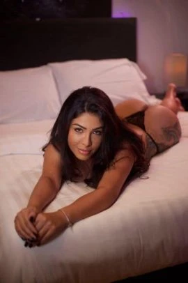 Rebeka Lourenço — 2 / 8