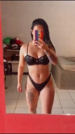 Camila Santos — 3 / 4