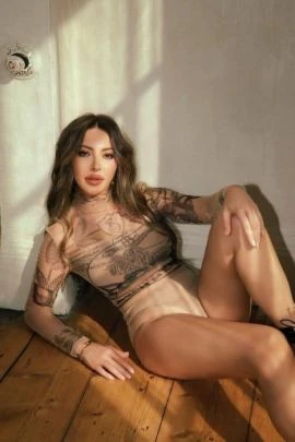 Leya, Escort, London