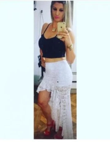 Aline Ferraz — 3 / 4