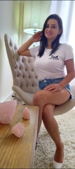 Lana Lins — 4 / 5
