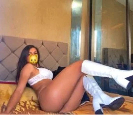 Júlia Dias — 4 / 7