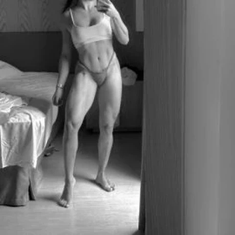 Fernanda Vasconcellos — 1 / 7