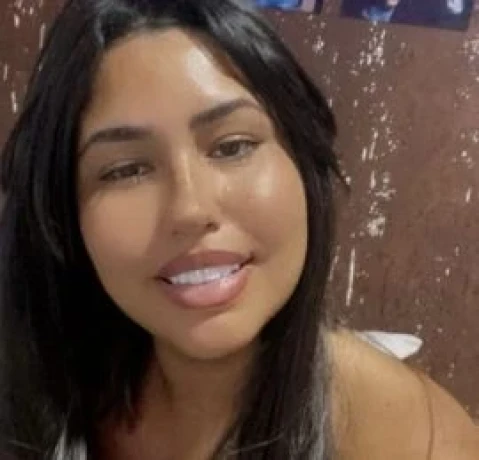 Crislayne Gloss — 4 / 5