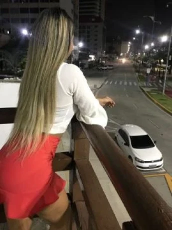 Kelly Souza — 4 / 5