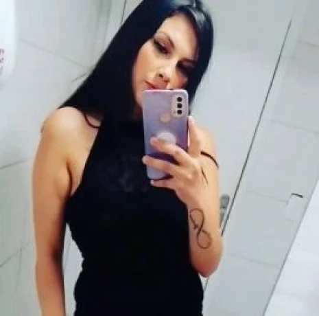 Melany Souza — 4 / 5