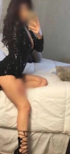 Mia — 2 / 5