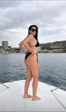 Clara — 6 / 9