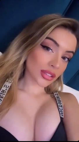 Elina — 4 / 9