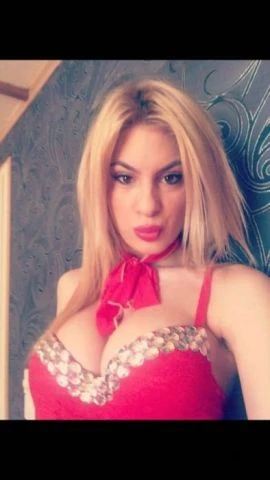 Sarra, Escort, Milan