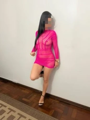 Kiara Lins — 3 / 5