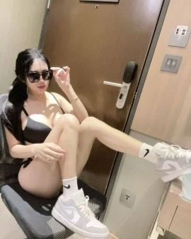 Emma san — 1 / 6