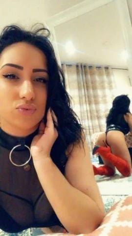 Leyla latín girl — 4 / 5