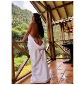 Female Escort — 3 / 5